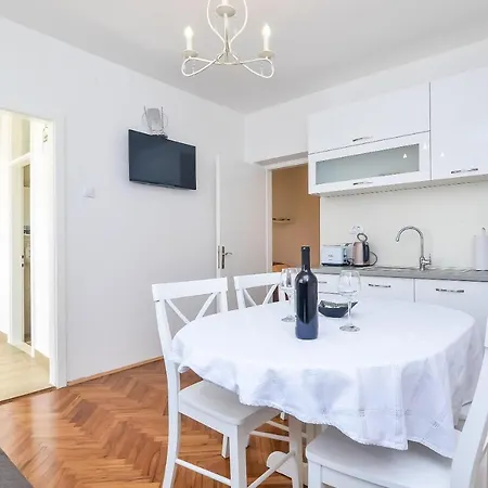 Heliva - Two Bedroom Apartman *