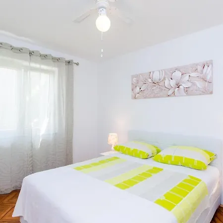 Heliva - Two Bedroom Apartamento